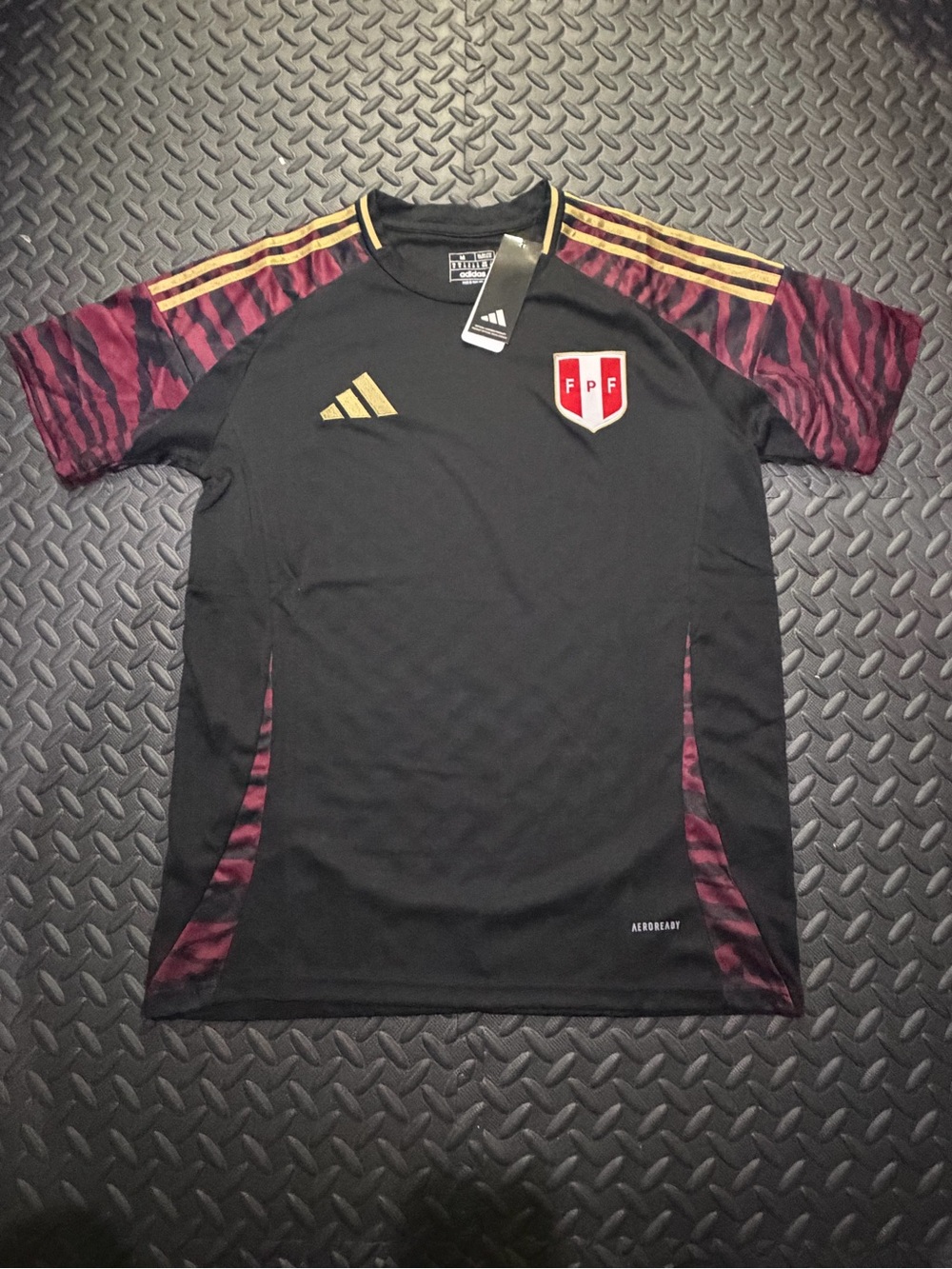 adidas Men’s Black & Burgundy Peru Soccer Jerseys size M